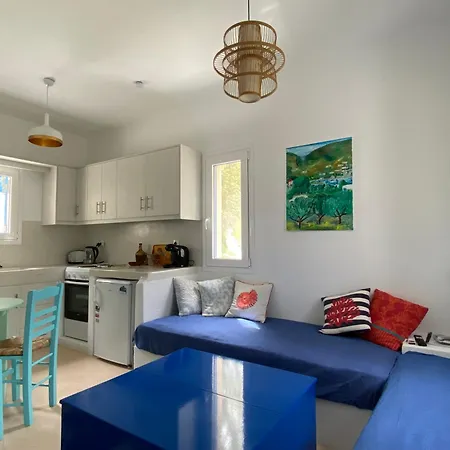 The Velanidies - οι βελανιδιές