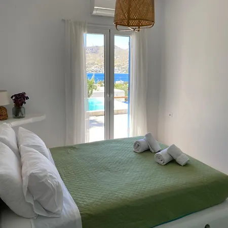 The Velanidies - οι βελανιδιές