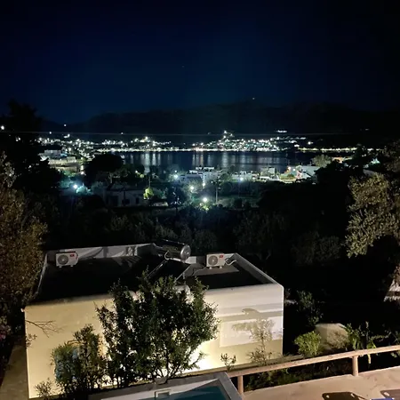 The Velanidies - οι βελανιδιές *