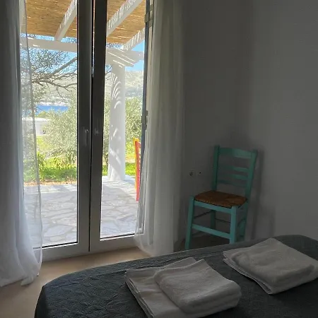 The Velanidies - οι βελανιδιές