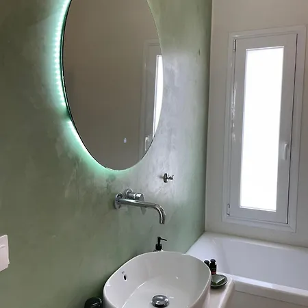 The Velanidies - οι βελανιδιές *