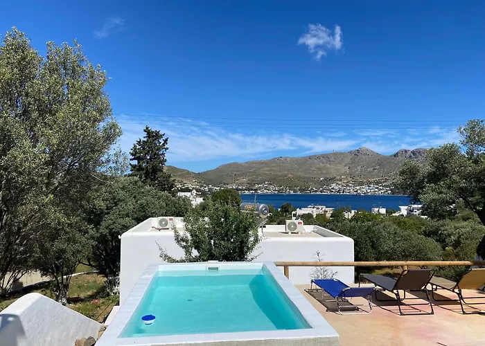 The Velanidies - οι βελανιδιές اجيا مارينا