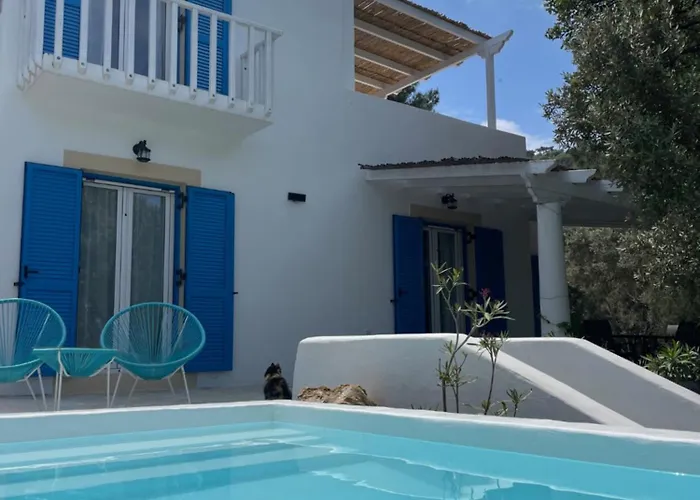 The Velanidies - οι βελανιδιές اجيا مارينا