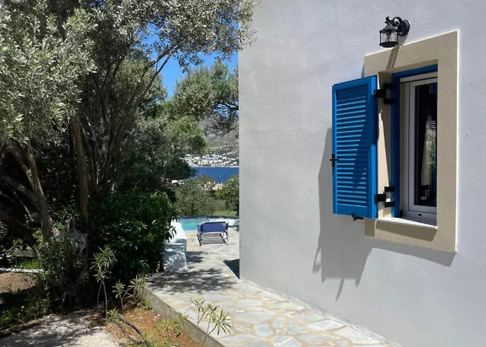 The Velanidies - οι βελανιδιές فيلة اجيا مارينا