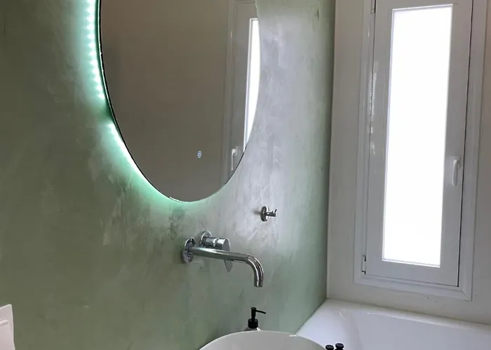 The Velanidies - οι βελανιδιές *