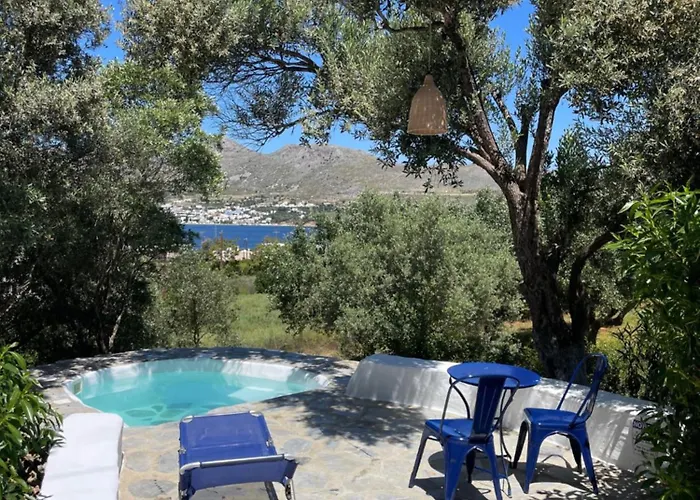 The Velanidies - οι βελανιδιές اجيا مارينا